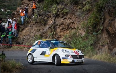 Un Esperienza Su Asfalto Illuminante Per L Adac Opel Rally Junior Team